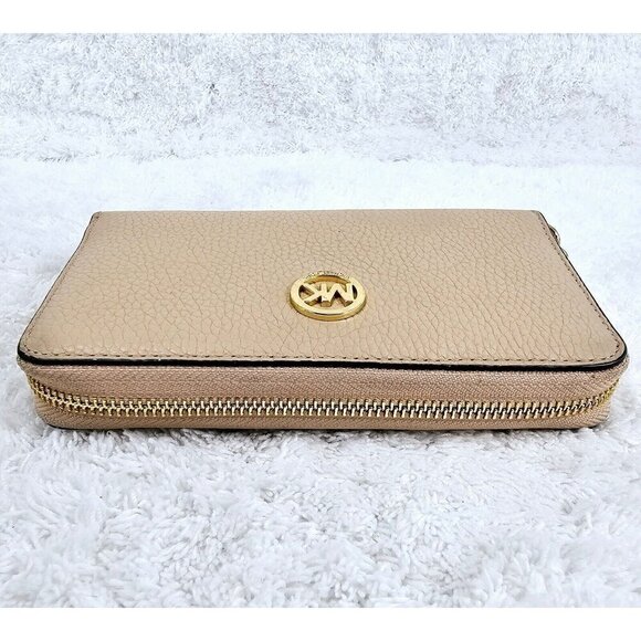 MICHAEL KORS Taupe Pebble Leather Jet Set Travel Zip Around Wallet Wristlet - Picture 11 of 16